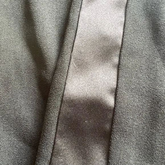 A New Day NWT Jogger Pants L Black High Rise relaxed hip & thigh satin trimmed - Picture 3 of 12